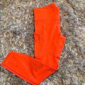 Athleta salutation stash pocket 7/8 leggings